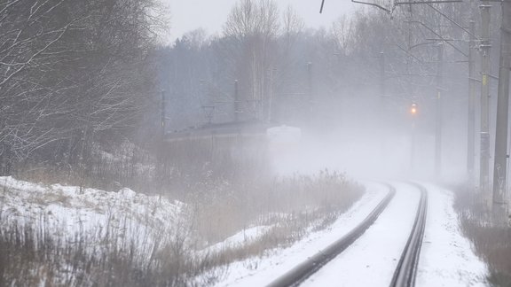 "Ātrvilciens būs lēnāks" – kā lēmums būvēt tikai vienu sliežu ceļu ietekmēs "Rail Baltica"?