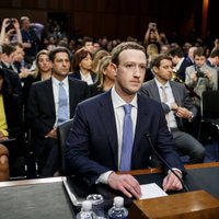 'Facebook' nomelnojošās kampaņās vērsies pret savu kritiķi