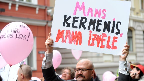 Protests pie Saeimas pret olšūnu ziedošanas ierobežojumiem - 3