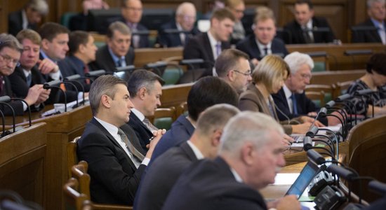 Trīs Saeimas deputāti un viena darbiniece devušies komandējumā uz Zambiju