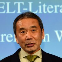 Haruki Murakami: Japānai jāatvainojas par Otro pasaules karu, līdz tai tiks piedots