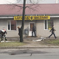 Ugunsgrēks 'Latvijas Balzama' noliktavā lokalizēts; glābēji likvidē sekas (plkst. 14:23)