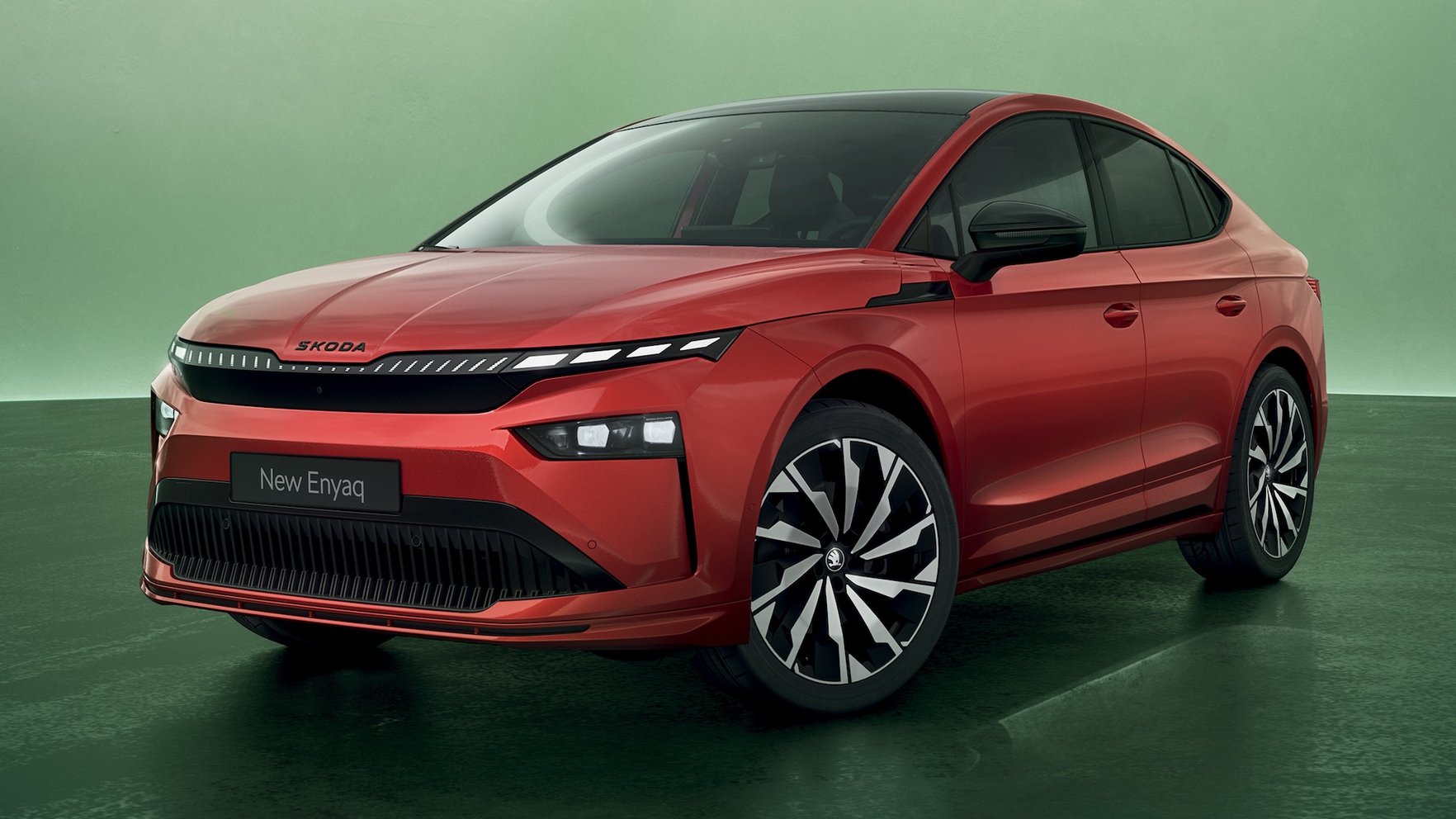 Modernizētais "Škoda Enyaq" markas jaunajā stilā un ar sniedzamību līdz 600 km