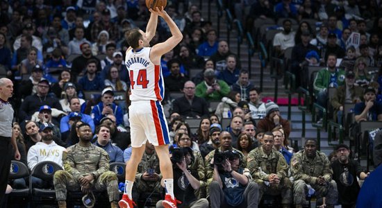 Pārcelta Porziņģa pārstāvētās 'Wizards' un 'Pistons' spēle Detroitā