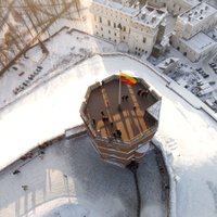Neparastas fotogrāfijas - kā izskatās sniegotā Lietuva no putna lidojuma