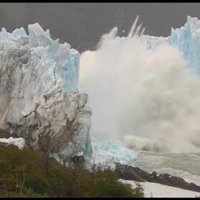 Video: Argentīnā sabrūk gigantisks ledājs, saceļot milzu viļņus