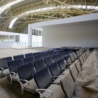 Foto: Indijas 'spoku lidosta', kurā nav uzņemts neviens pasažieris