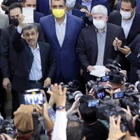 Ahmadinedžads atkal grib vadīt Irānu