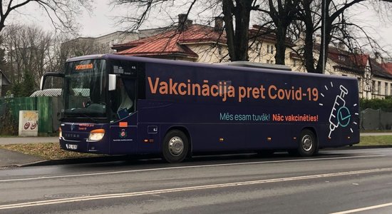 Līdz 5. decembrim Rīgā turpinās strādāt vakcīnbuss