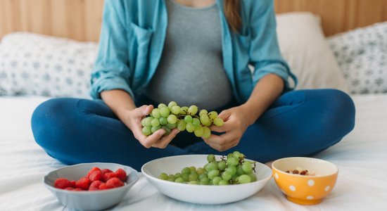 Cik papildu kaloriju nepieciešams uzņemt grūtniecības laikā