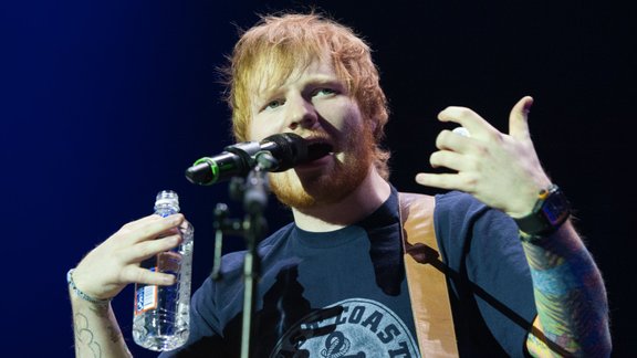 f64_ed_sheeran_160215_17