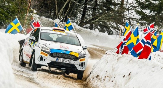 Sesks WRC debijā ieņem sesto vietu Zviedrijas rallija junioru klasē