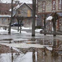 Līdz ar ūdens līmeņa paaugstināšanos Daugavā sāk applūst Pļaviņas