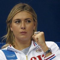 Шарапова не вышла на корт и россиянки неожиданно проиграли в Кубке Федерации