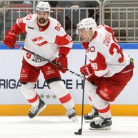 Daugaviņam un Karsumam pa rezultatīvai piespēlei 'Spartak' zaudējumā