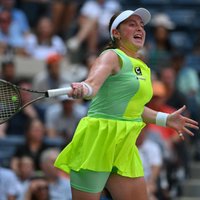 Ostapenko pēc zaudējuma 'US Open' ceturtdaļfinālā vīlusies par rīkotāju sastādīto spēļu grafiku