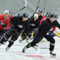 Doņeckas 'Donbass' rindās pirmo treniņu pēc sezonas pārtraukuma aizvadījuši trīs Latvijas hokejisti