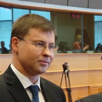 Dombrovskis 'lielo interviju' izturējis: topošo EK viceprezidentu apber ar jautājumiem par taupību