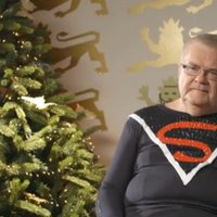 Video: Tallinas mērs sveic igauņus Supermena kostīmā
