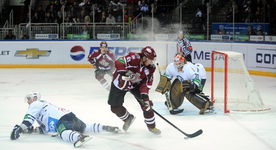 Video: Hosas vārtu guvums iekļūst KHL regulārās sezonas TOP 10