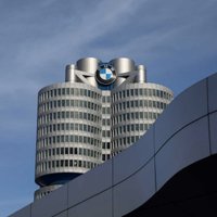 BMW pasaulē atsauc vairāk nekā miljonu automobiļu