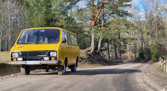 ФОТО. Маршрутка детства и Олимпиады-80. В Лиганте предлагают экскурсии на настоящем желтом "рафике"