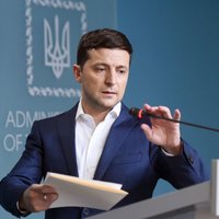 Ukraina ir nogurusi no jautājumiem par Trampa impīčmentu, pauž Zelenskis