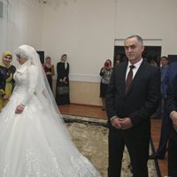 Čečenijā Kadirova sabiedrotais apņēmis otru sievu - 17 gadus vecu jaunieti