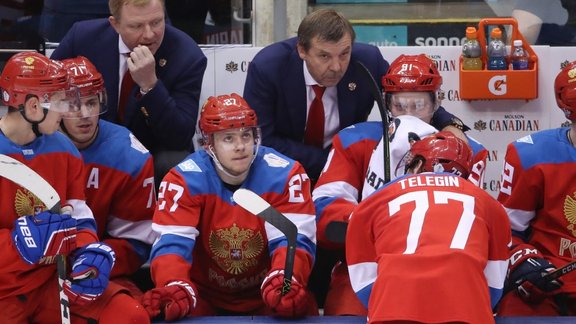 Yevgeniy Malkin, Artemiy Panarin, Oleg Znarok