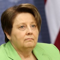 Страюума жалуется на слабых латвийских чиновников