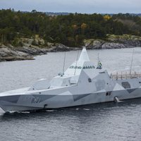 Zviedrijā turpina meklēt mīklaino zemūdeni; armija sola strādāt 'dienu un nakti'