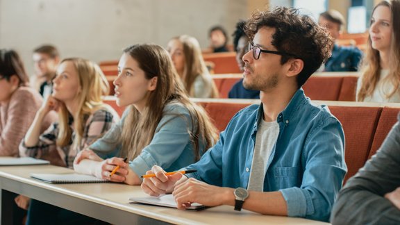 absolventi, studijas, augstskola, skola, mācības