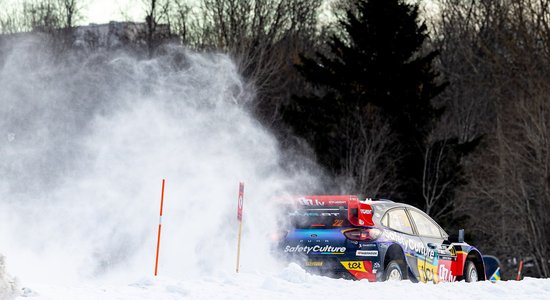 Sesks/Francis WRC posmu Zviedrijā iesāk piesardzīgi