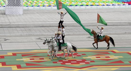 Turkmenistāna pastiprinājusi iedzīvotāju kontroli pēc nemieriem Kazahstānā