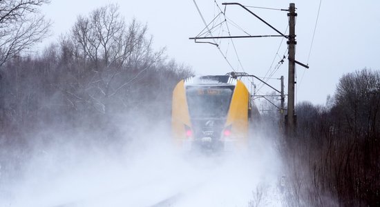 Spēkā dzeltenais sniega brīdinājums – 'ViVi' brīdina par iespējamu vilcienu kavēšanos