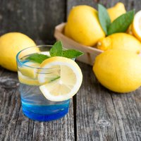 Почему нужно добавлять лимонный сок в стиральную машину