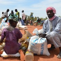 Mauritānijas tuksnesī palīdzība nepieciešama tūkstošiem Mali bēgļu