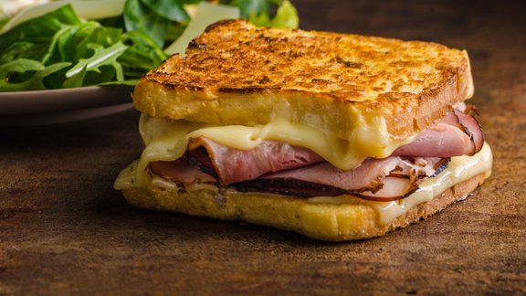 brokastis šķiņķis siers maizītes croque monsieur franču virtuve ēdiens