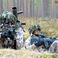 Foto: Ādažu poligonā savas prasmes slīpē Baltijas bataljons