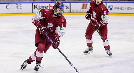 Latvijas U-20 hokejisti čempionāta svarīgākajā spēlē zaudē Baltkrievijai