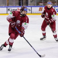 Latvijas U-20 hokejisti čempionāta svarīgākajā spēlē zaudē Baltkrievijai