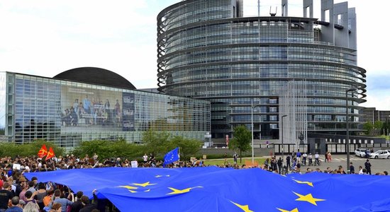 Uzziņa: EP, EK, ES Padome, Eiropadome – ko katra dara?