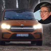 Video: Harijs Vītoliņš izmēģina hokeja čempionāta oficiālo auto