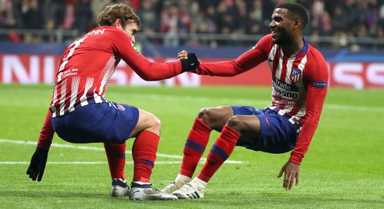 'Atletico', 'Porto' un 'Schalke 04' iekļūst Čempionu līgas 'play off'; PSG gūst svarīgu uzvaru pār 'Liverpool'