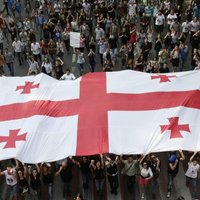 ES aicina Gruziju turpināt demokratizāciju