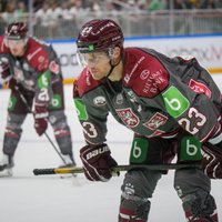 Bļugers ticis pie gada labākā hokejista goda 'Latvijas Avīzes' aptaujā