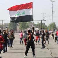 Foto: Bagdādē atsākušies protesti pret valdību