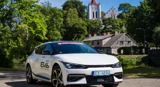 'Latvijas Gada auto' žūrijas atsauksmes par inovatīvo 'Kia EV6' elektromobili