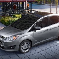 'Ford' ievieš elektrisko 'Focus' un hibrīda 'C-MAX'