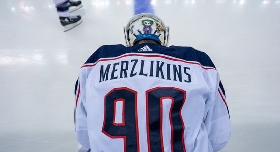 'Blue Jackets' ar Merzļikinu rezervē zaudējums NHL spēlē; Girgensona 'Sabres' uzvara